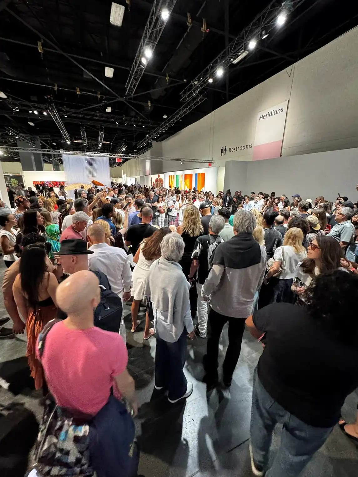 四年前靠 NFT 赚 6900 万美元的 Beeple，现在还在赚钱